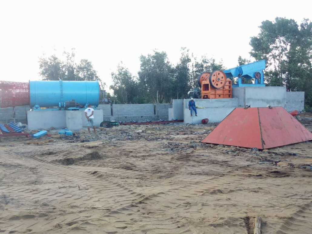 Mining Site Installation3 1030x773 - 50-80 Tons Per Hour Lumpy Chrome Spiral Wash Plant in Tamatave,Madagascar