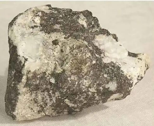 方铅矿矿石 Galenite ore2 - How can you identify different ores?