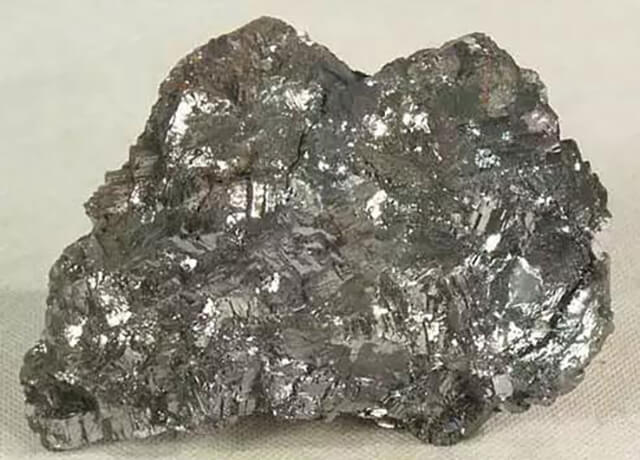 方铅矿矿石 Galenite ore3 - How can you identify different ores?