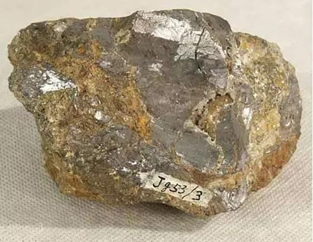 方铅矿矿石 Galenite ore4 - How can you identify different ores?