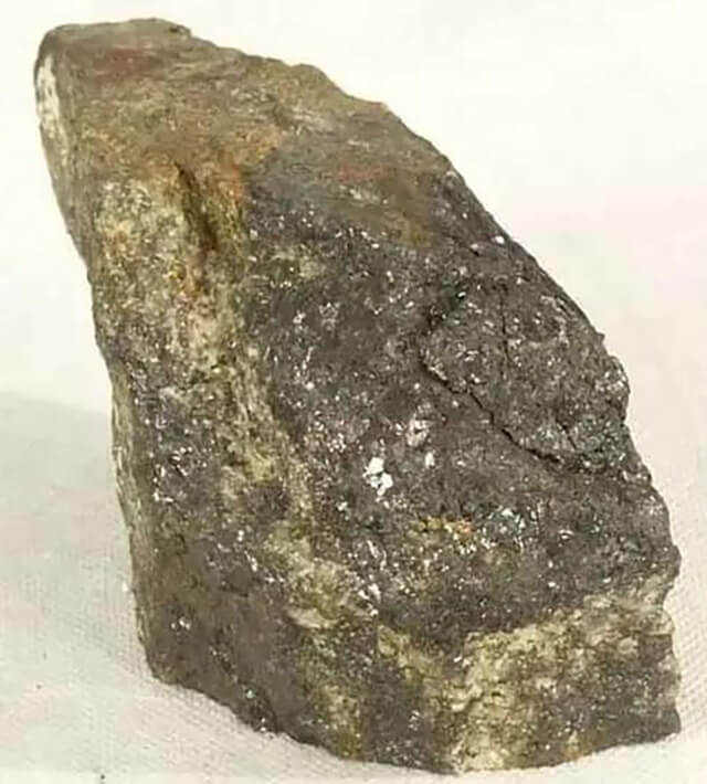 铁闪锌矿矿石Marmatite ore - How can you identify different ores?