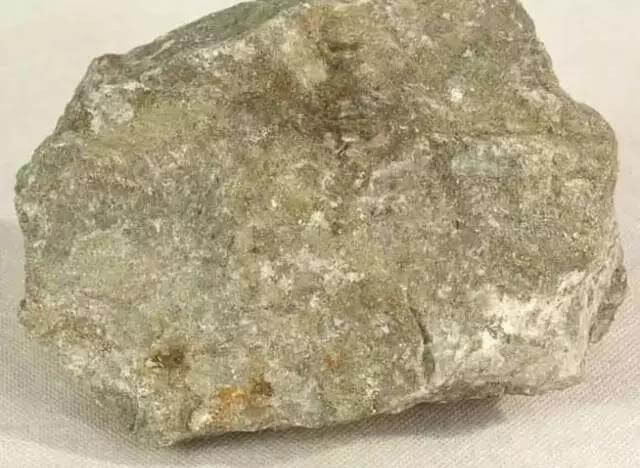 黄铜矿矿石细脉浸染状 - How can you identify different ores?
