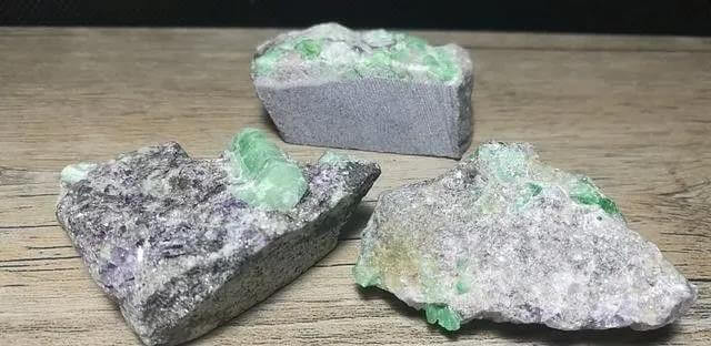 祖母绿的原石 - How do you identify ores?