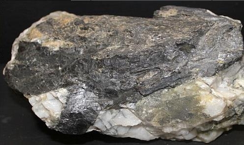 raw tungsten ore